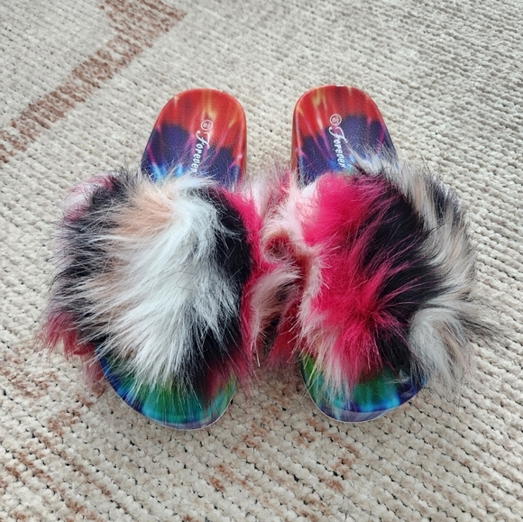 Faux Fur Tie Dye Platform Slides Red Multi - Picture 3 of 10